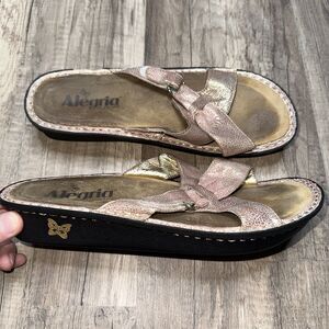 Alegria Women’s Pebble Leather Buckle Slide Sandals Size 40 US Size 8.5